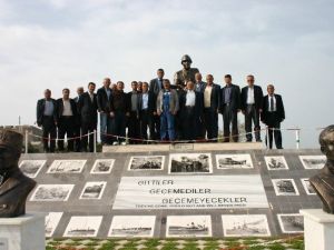 Çiftlik’li Muhtarlar Çanakkale Şehitliğini Ziyaret Ettiler
