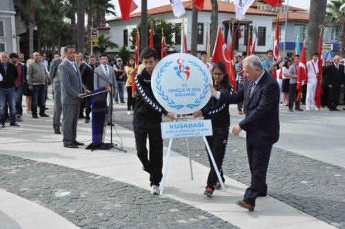 19 Mayıs Kuşadası'nda Buruk Kutlandı