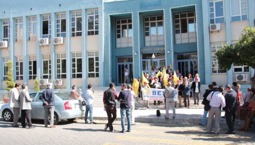 25 Kişilik Sendika Eylemine 30 Kişilik Polis Koruması