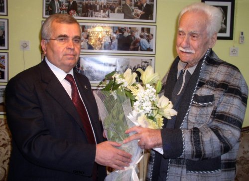 50 Yıl Siyasetçileri Fotoğraflayan Özer Üttü Hayatını Kaybetti