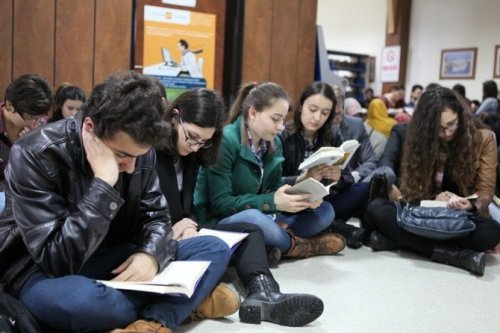 ADÜ’de öğrencilerin eylemine rektör de destek verdi