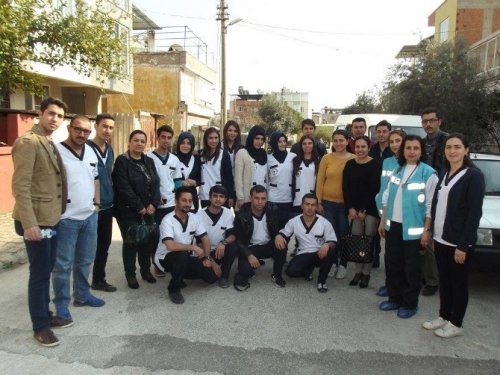 ADÜ’lü gençler yaşlıları yalnız bırakmadı