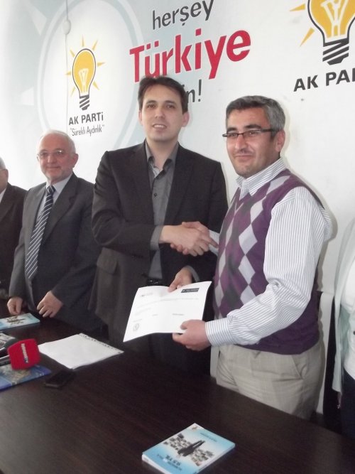 AK Parti’den Gazetecilere Ferdi Kaza Sigortası