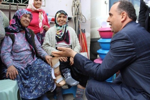 AK Partili akademisyen aday Oğurlu, kadınlarla bir araya geldi