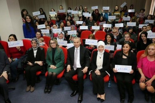 AK Partili Vekil Aday Adayı’ndan hemcinselerine kadınlar günü jesti