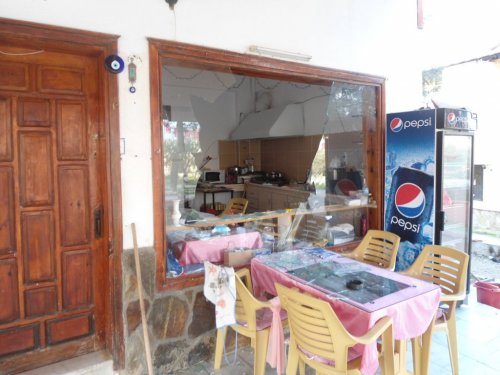 Akbük'te İş Yerlerine Saldırı İddiası