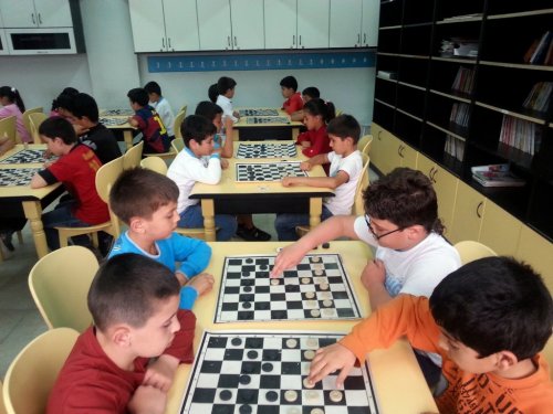 Akbük’te Yıl Sonu Dama Turnuvası Yapıldı