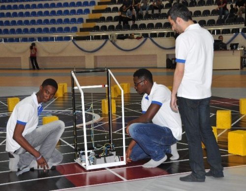Akıllı Robotlar ADÜ’de Yarıştı