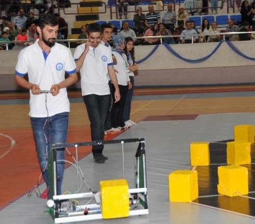 Akıllı Robotlar ADÜ’de Yarıştı