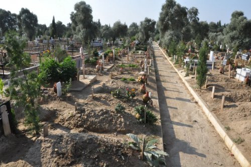 Alıcık, Mezarlık Çalışmalarını Yerinde İnceledi