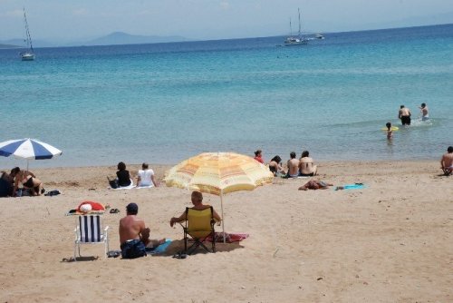 Altınkum Plajı Misafirlerini Ağırlamaya Başladı