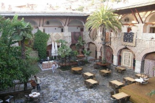 Altungün: Kervansaray’a Talibiz