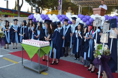 Anadolu Öğretmen Lisesi’nde Mezuniyet Sevinci