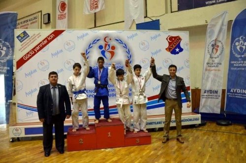 Anadolu Yıldızları Kuşadası’nda parladı