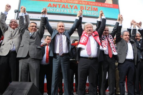 Antalya'da Adayların Antalya Çocuğu Tartışması