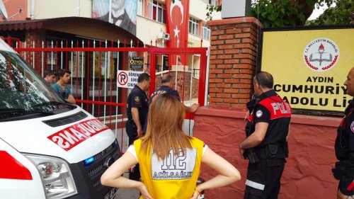 Antreman İçin Girdiği Okulda Ayağını Burkunca Mahsur Kaldı