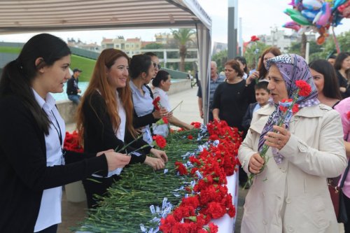 Aydın Büyükşehir Belediyesi Anneleri Unutmadı