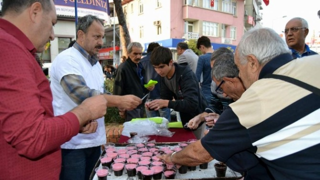 aydin-da-bozoklar-tatlisina-yogun-ilgi-8916682_o.jpg