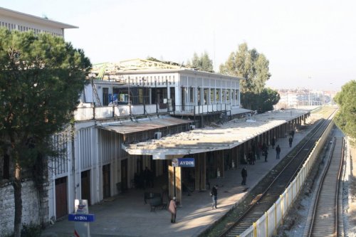 Aydın Gar Binası’nda Restorasyon ve Yenileme Çalışmaları Başladı