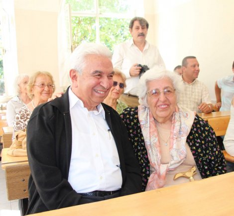 AYDIN LİSESİ'NE MEZUNUNDAN ANLAMLI BAĞIŞ