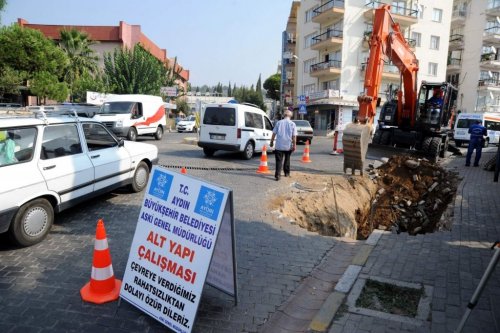 Aydın'da Alt Geçitdeki Su Taşkınları Son Buluyor