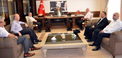 Aydınlı Eczacılar, Vali Ayyıldız’ı Ziyaret Etti