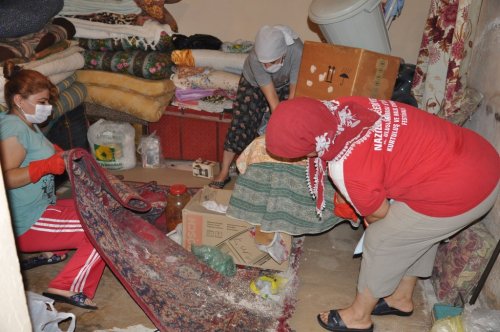 Ayferin çiftinin evi, Nazilli Belediyesi ekipleri tarafından temizlendi