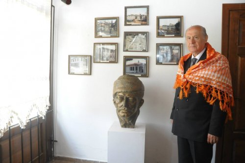 Bahçeli, Yörük Ali Efe’yi Ziyaret Etti