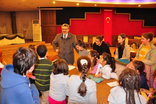 Başkan Alıcık, Çocuk Tiyatro topluluğu'nu ziyaret etti
