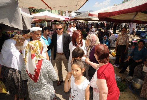 Başkan Çerçioğlu, Çeştepe Pazarını Gezdi