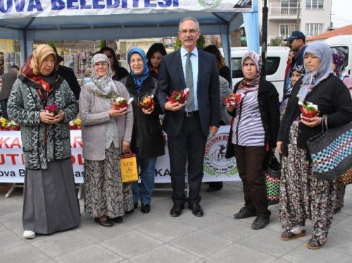 Başkan Gürşat Kale; “kadınlar çiçektir” dedi