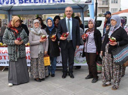 Başkan Gürşat Kale; “kadınlar çiçektir” dedi