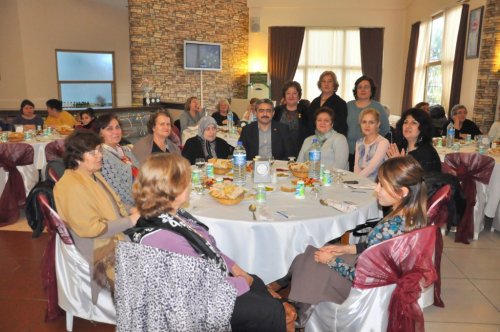 Başkan Haluk Alıcık, annelerin yeni yılını kutladı