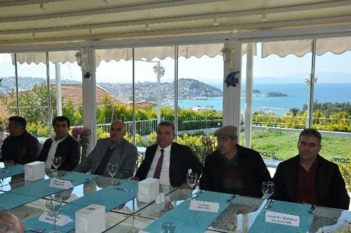 Başkan Kayalı muhtarlarla yemekte yedi