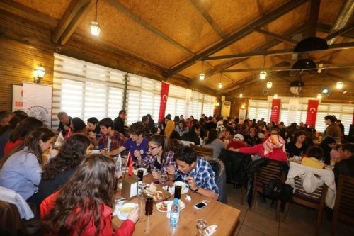 Başkan Özakcan, otizmli çocuklar ve aileleri ile buluştu