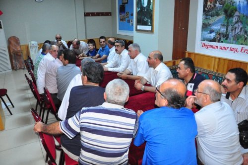 Belediye Başkanı Haluk Alıcık, Erzurumlular ile İftar Yaptı