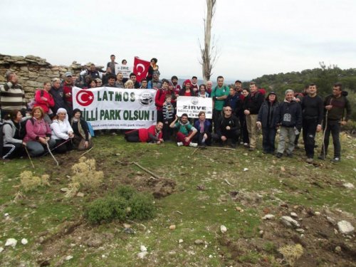 Beşparmak Dağı'na 'Latmos Milli Park Olsun' Pankartı