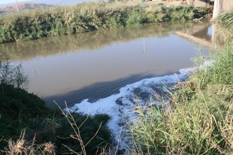 BÜYÜK MENDERES NEHRİ HALEN KİRLETİLİYOR