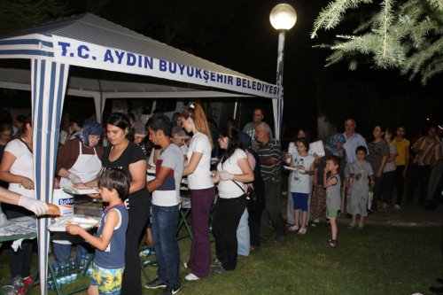 Büyükşehir Belediyesi 15 Noktada İftar Çadırı Kurdu