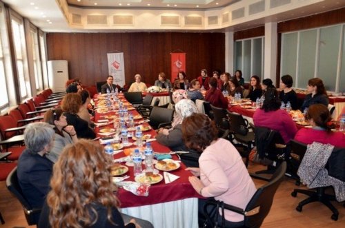 Çalışma hayatında kadın ve yaşadığı zorluklar Aydın’da masaya yatırıldı