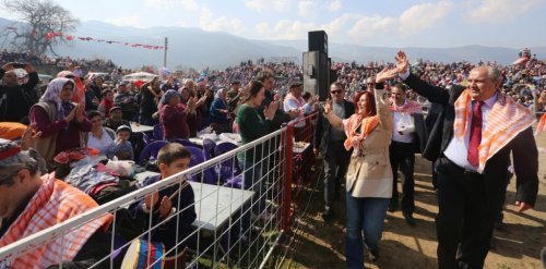 Çerçioğlu Bozdoğan Deve Güreşlerine Katıldı