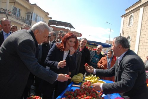 Çerçioğlu ve Yavaşoğlu, Germencik Pazarını Gezdi