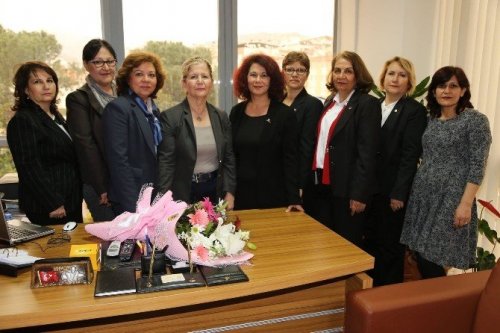 CHP Aydın il kadın kolları Efeler Belediyesi'ni ziyaret etti