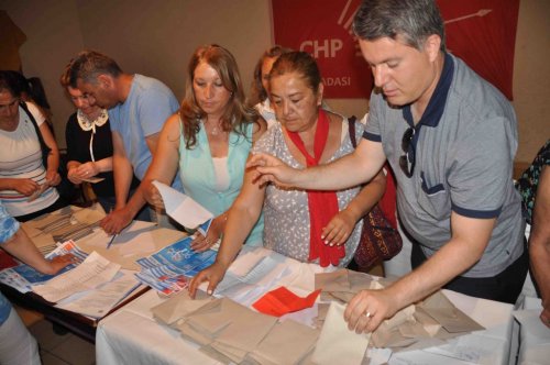 CHP Kuşadası Kadın Kolları Genel Kurulu Yapıldı