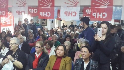 CHP’de aday adayları Kuşadası’nda partililerin karşısına çıktı