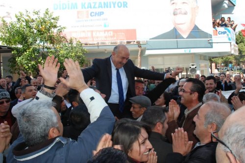 CHP’de Adayın Değişmesine Tepkiler Sürüyor