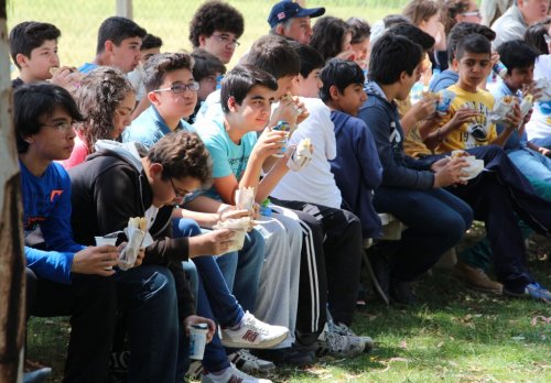 Çocuklar Piknikte Polisle Kaynaştı