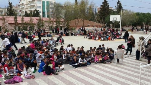 Didim Atatürk İlkokulundan okuma etkinliği