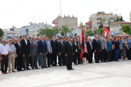 Didim’de 19 Mayıs, Soma Faciası Nedeniyle Buruk Kutlandı