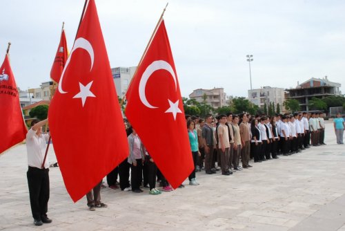 Didim’de 19 Mayıs, Soma Faciası Nedeniyle Buruk Kutlandı